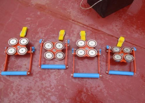 A group of small drums

AI-generated content may be incorrect.