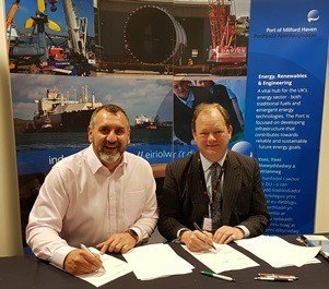 Simon Gillett, Chief Executive at Wave-tricity, and Alec Don, Chief Executive at the Port of Milford Haven, sign new deal which extends each business’ commitment to marine renewable energy development in Pembrokeshire.